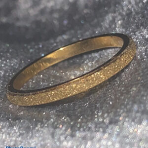 Vintage brushed gold  tone faux diamonds ring Sz 8